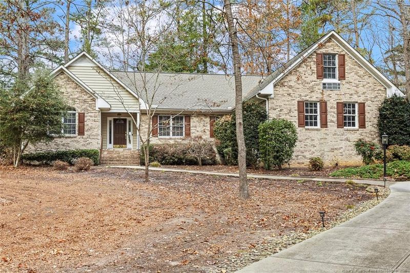 577 Broadmoor Ct, Sanford, NC 27332