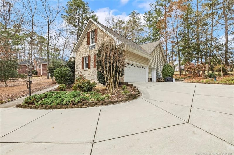 577 Broadmoor Ct, Sanford, NC 27332