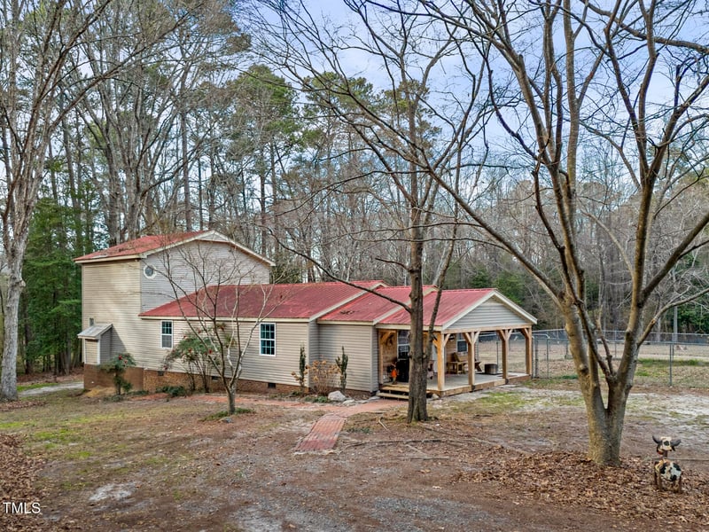 577 Dixon Rd #D, Willow Springs, NC 27592