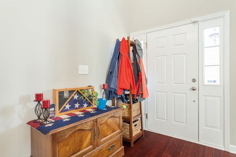 577 Rolling Meadows Dr, Clayton, NC 27527