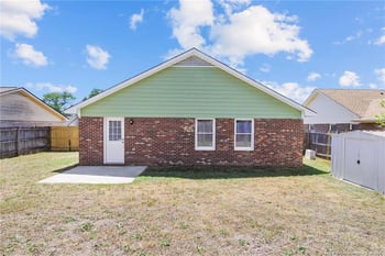 5772 Pepperbush Dr, Fayetteville, NC 28304