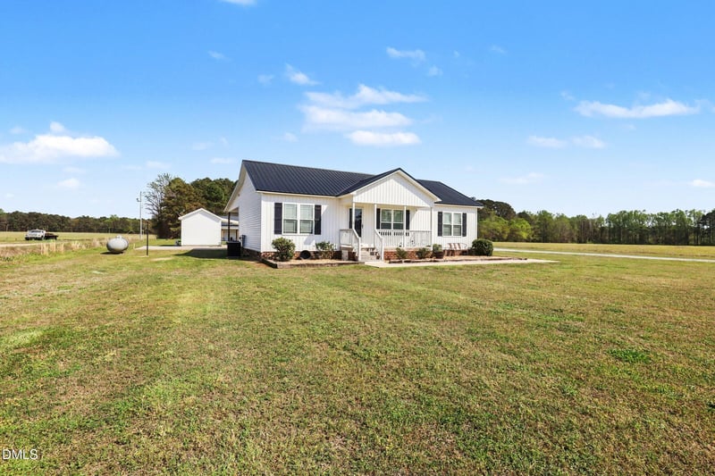 5787 Nc 242 , Dunn, NC 28334