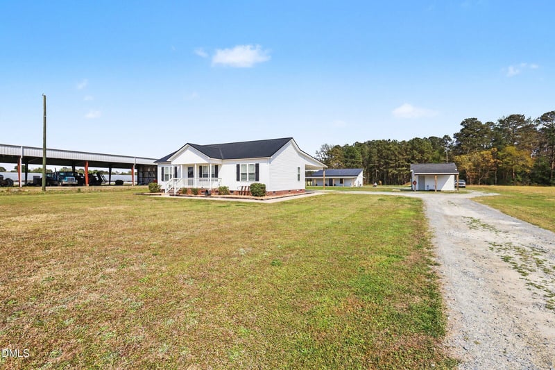 5787 Nc 242 , Dunn, NC 28334