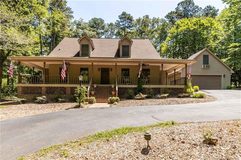 579 Broadmoor Ct, Sanford, NC 27332