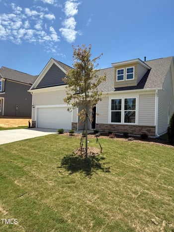 579 Winding Creek Dr, Lillington, NC 27546
