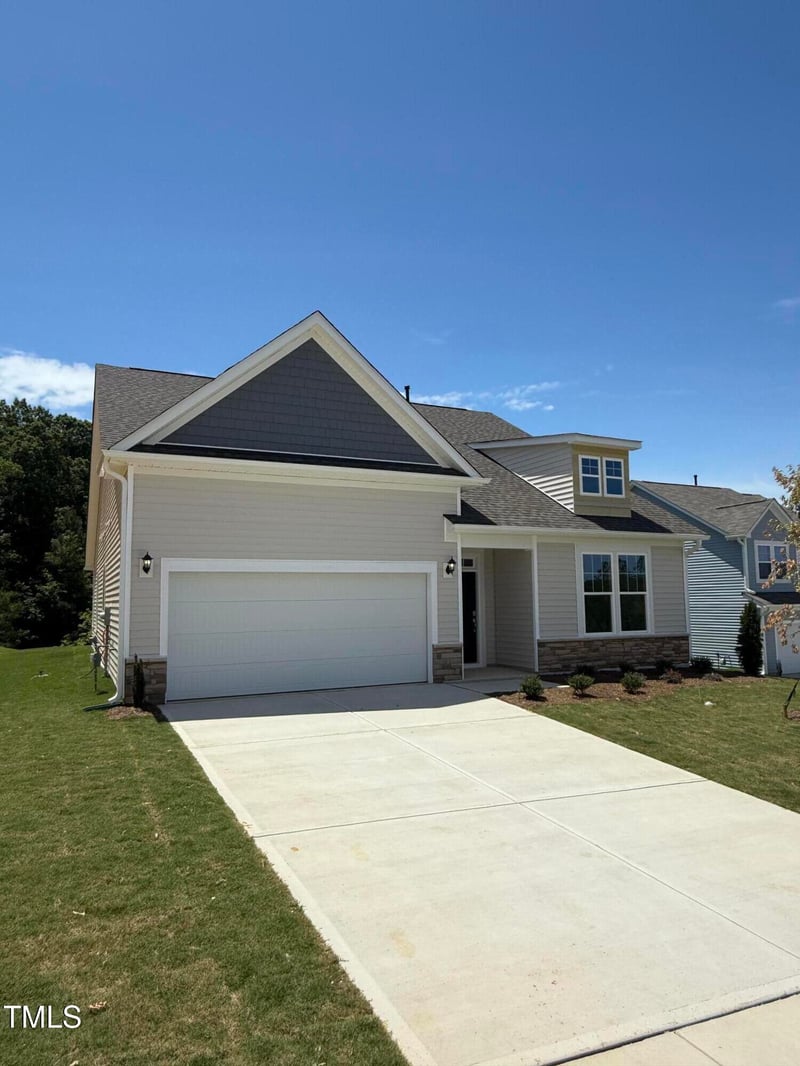 579 Winding Creek Dr, Lillington, NC 27546