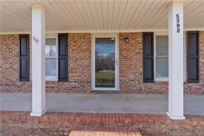 5792 Dove Dr, Hope Mills, NC 28348