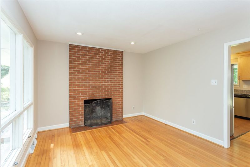 58 Abbey Rd, Chapel Hill, NC 27516