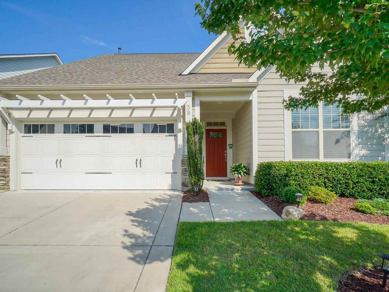 58 Heatherwood Dr, Chapel Hill, NC 27516