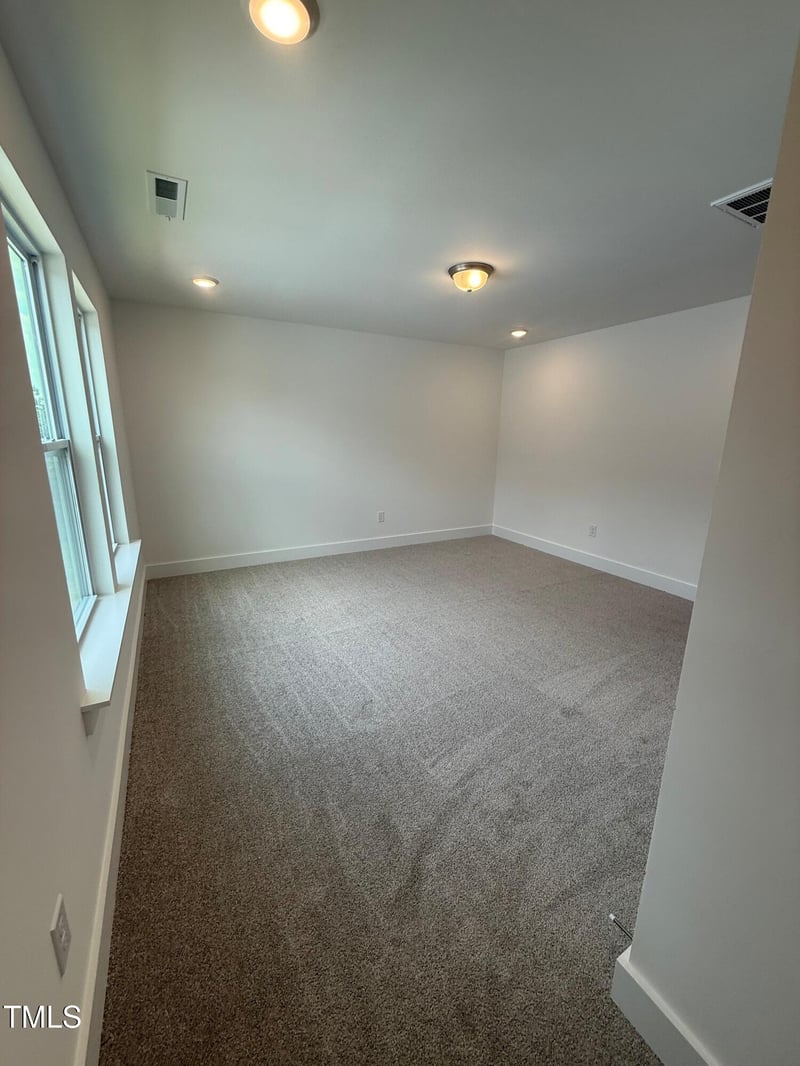 58 Little Creek Dr, Lillington, NC 27546