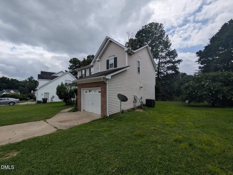 5800 Brookshadow Dr, Raleigh, NC 27610