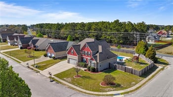 5800 Gentleman Dr, Hope Mills, NC 28348