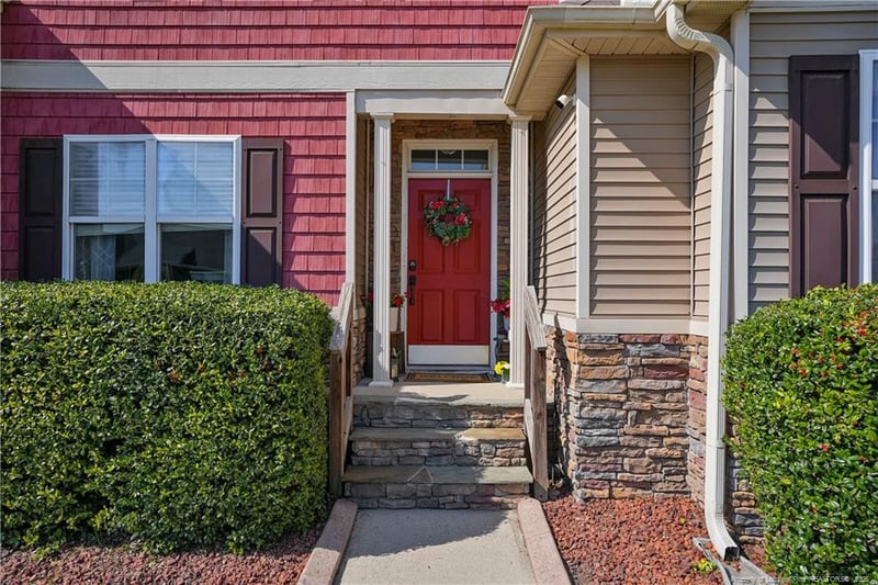 5800 Gentleman Dr, Hope Mills, NC 28348