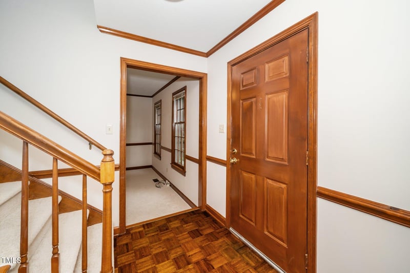 5800 Heatherbrook Cir, Raleigh, NC 27612