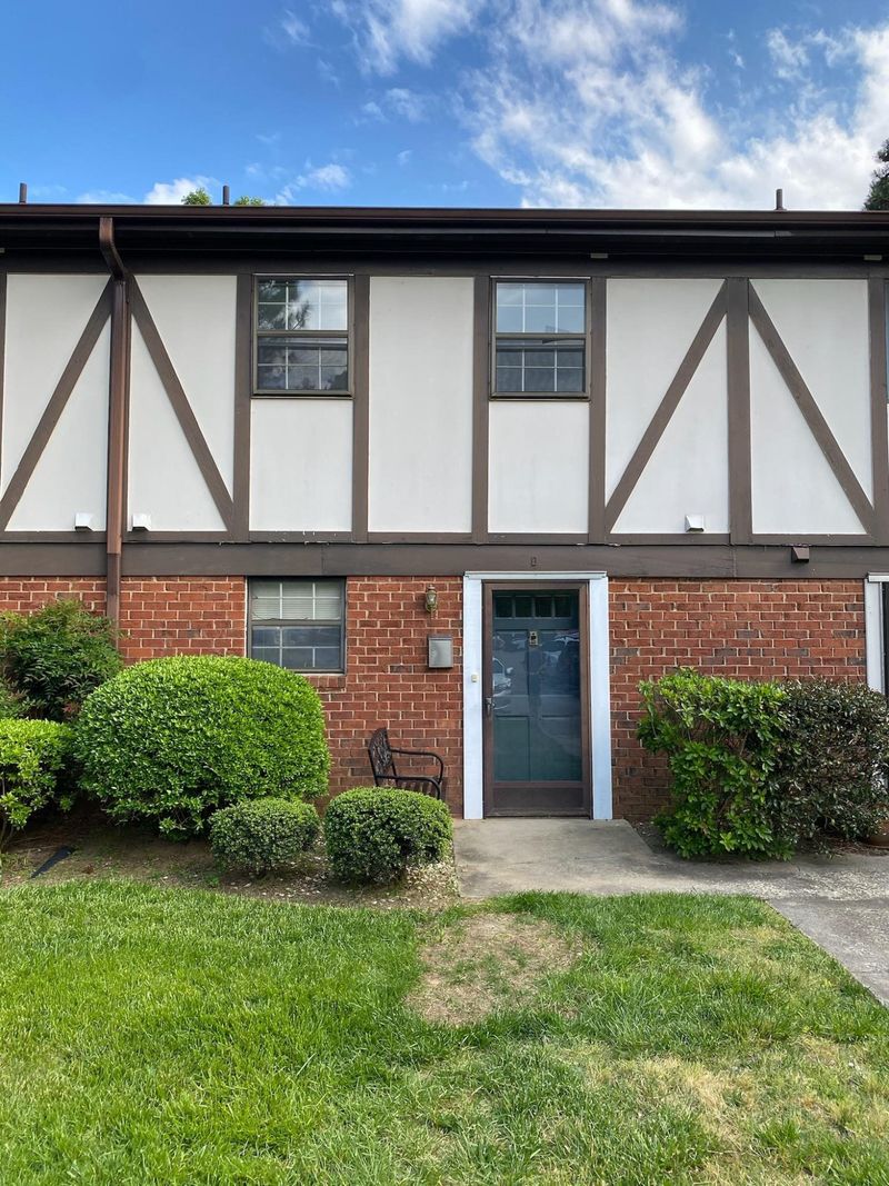 5800 Nottoway Ct #D, Raleigh, NC 27609