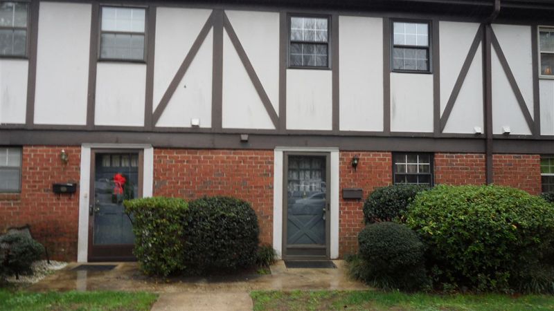 5800 Nottoway Ct #E, Raleigh, NC 27609