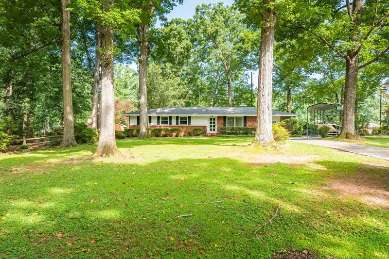 5801 Forest Dr, Raleigh, NC 27616