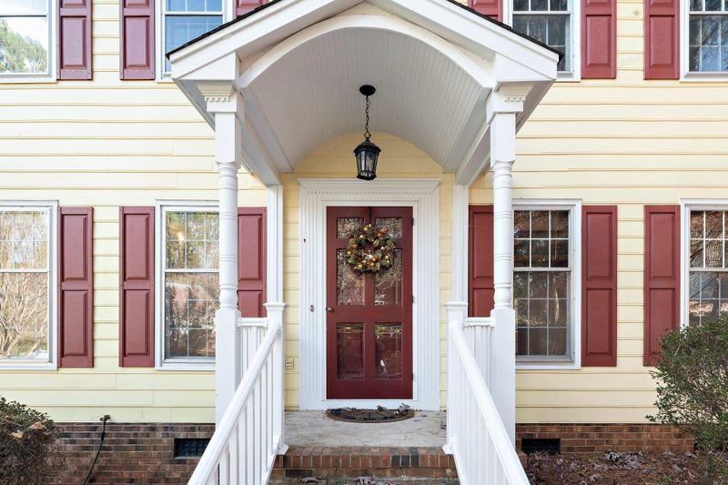5801 Heatherbrook Cir, Raleigh, NC 27612