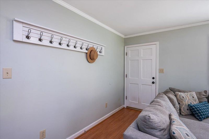 5801 Iris Lake Ct, Raleigh, NC 27604
