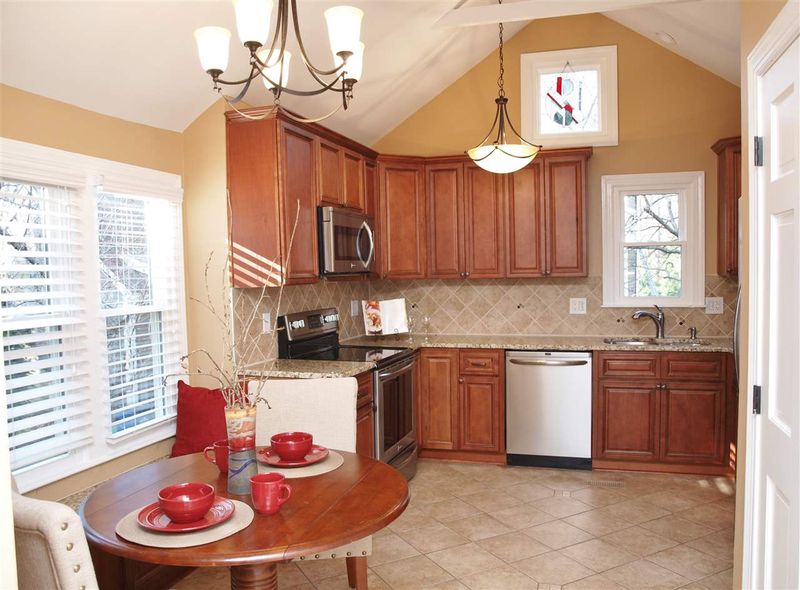 5801 Sentinel Dr, Raleigh, NC 27609