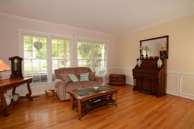 5801 Valley Mist Ct, Raleigh, NC 27613