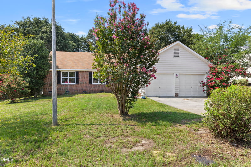5804 Bear Creek Cir, Fayetteville, NC 28304