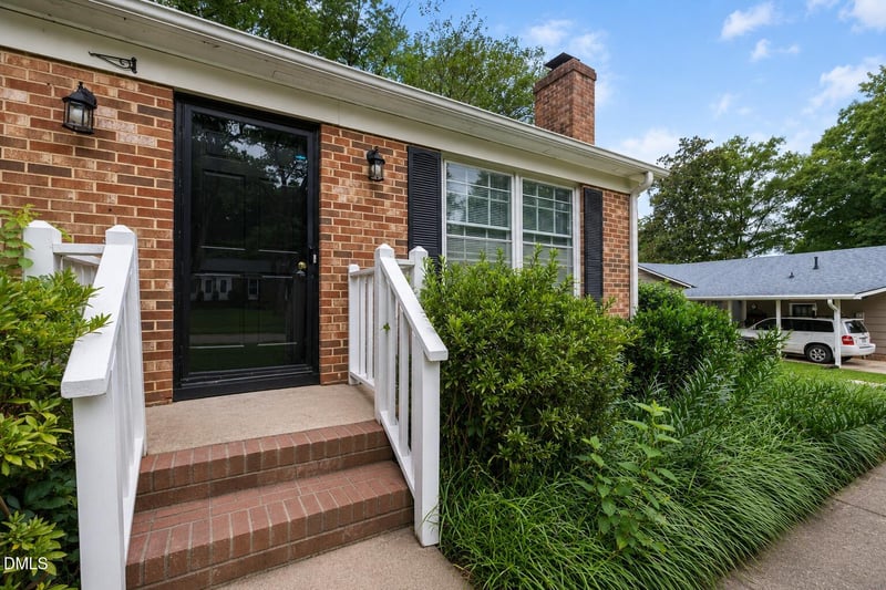 5804 Caledonia St, Raleigh, NC 27609