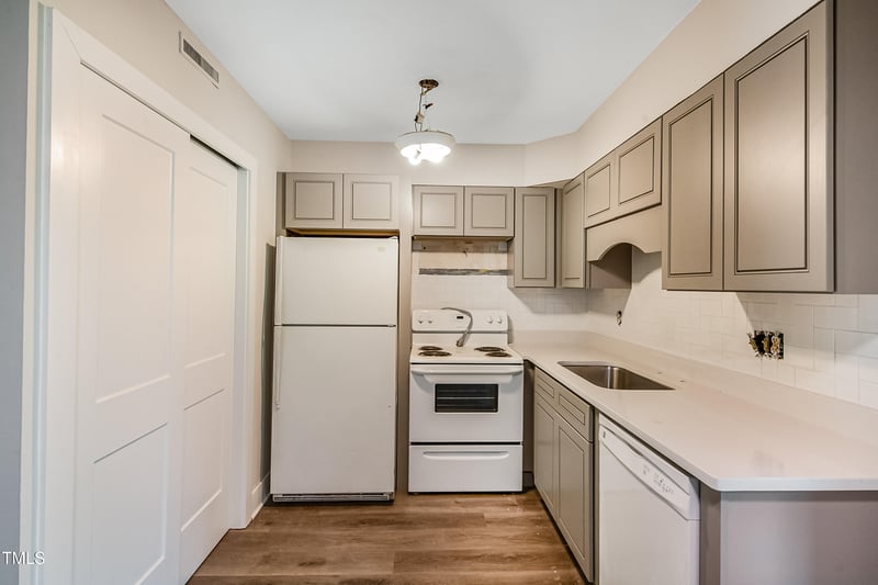 5804 Falls Of Neuse Rd #E, Raleigh, NC 27609