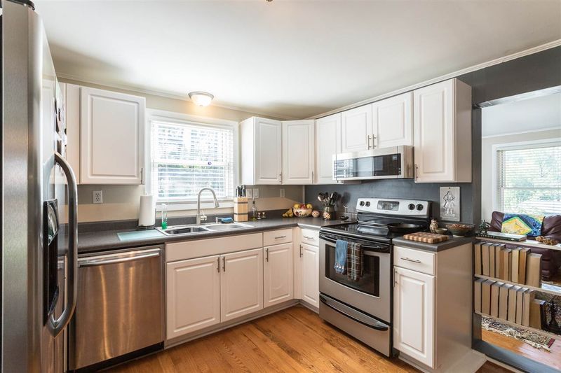 5804 Farm Gate Rd, Raleigh, NC 27606