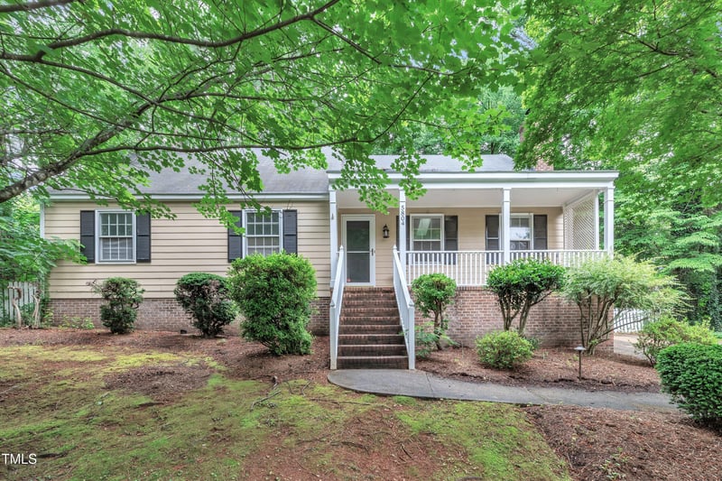 5804 Heatherbrook Cir, Raleigh, NC 27612