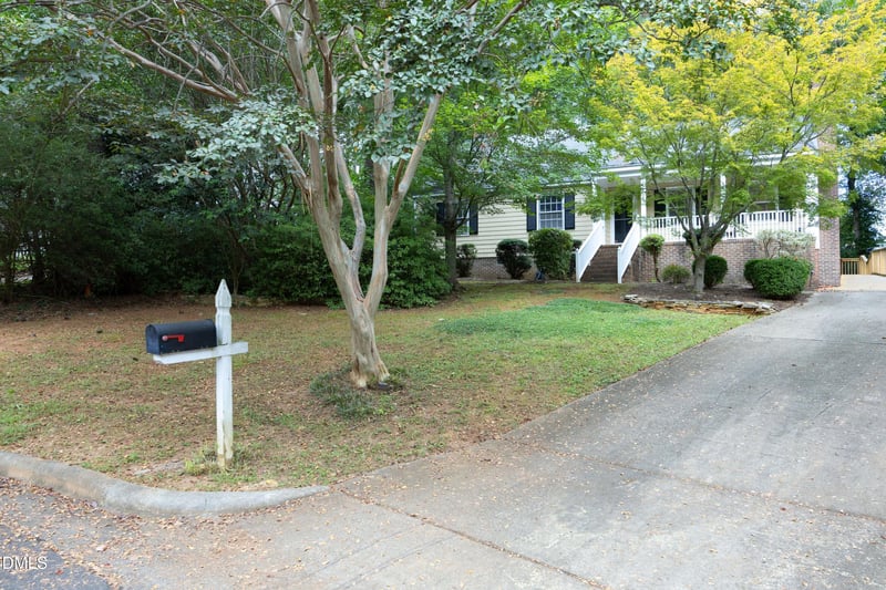 5804 Heatherbrook Cir, Raleigh, NC 27612