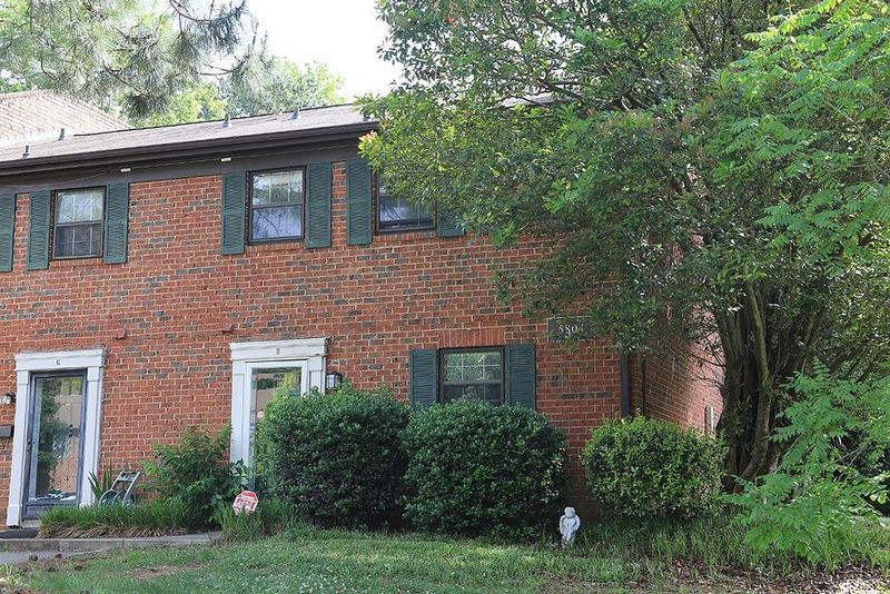 5804 Nottoway Ct #H, Raleigh, NC 27609