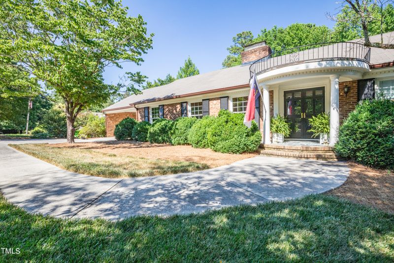 5804 Winthrop Dr, Raleigh, NC 27612