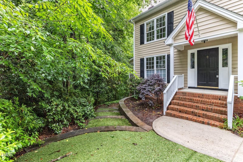 5805 Bayberry Ln, Raleigh, NC 27612
