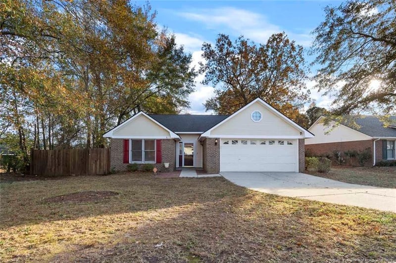 5805 Bloomsbury Dr, Fayetteville, NC 28306