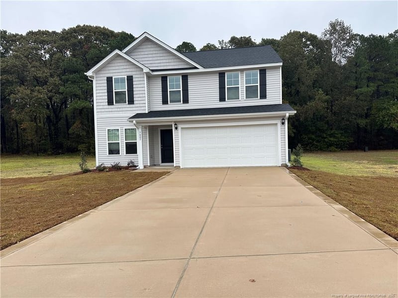 5805 Panther Dr, Hope Mills, NC 28348