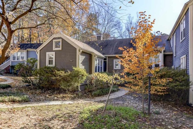 5805 Sentinel Dr, Raleigh, NC 27609