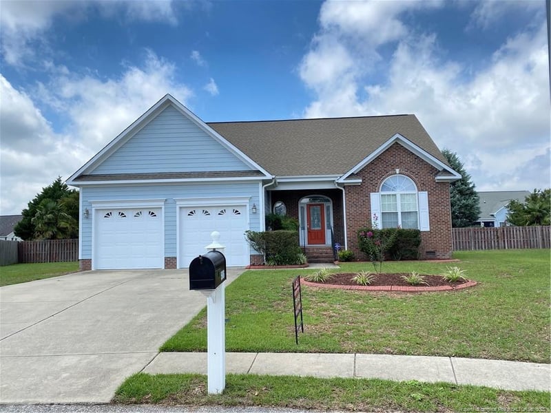 5806 Kessinger Ct, Hope Mills, NC 28348
