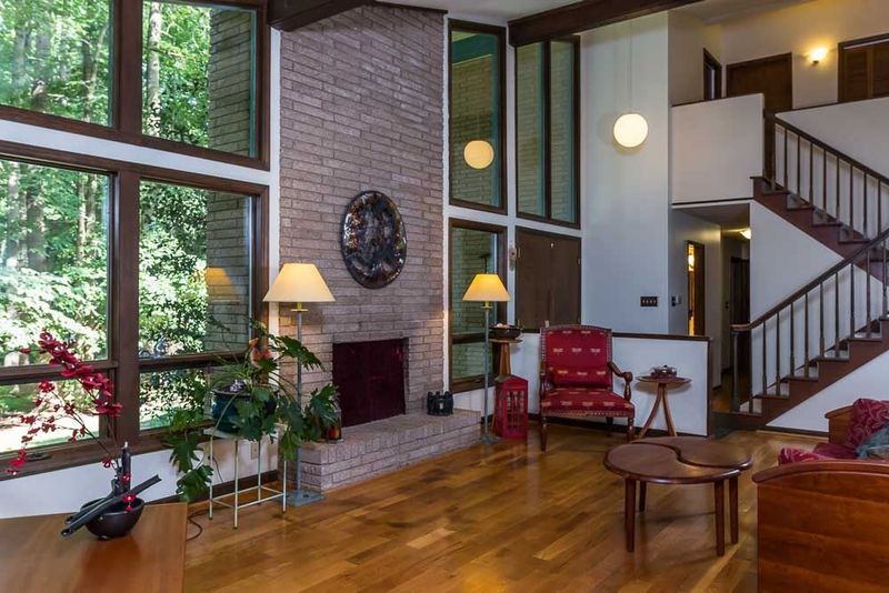 5807 Brisbane Dr, Chapel Hill, NC 27514