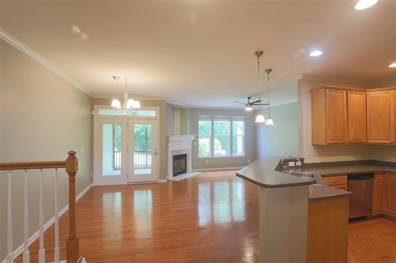 5808 Hourglass Ct, Raleigh, NC 27612