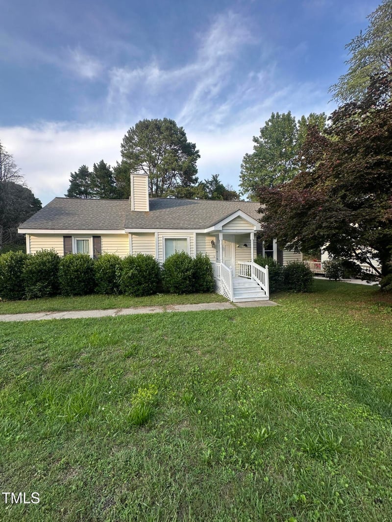 5809 Iris Lake Ct, Raleigh, NC 27604