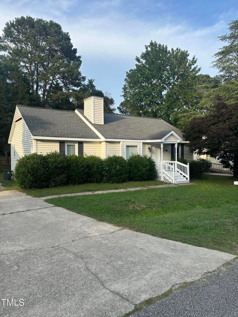 5809 Iris Lake Ct, Raleigh, NC 27604