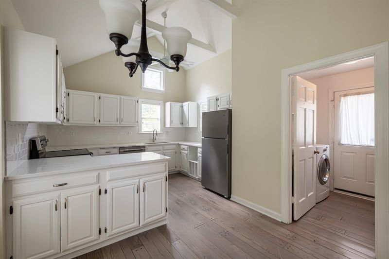5810 Sentinel Dr, Raleigh, NC 27609