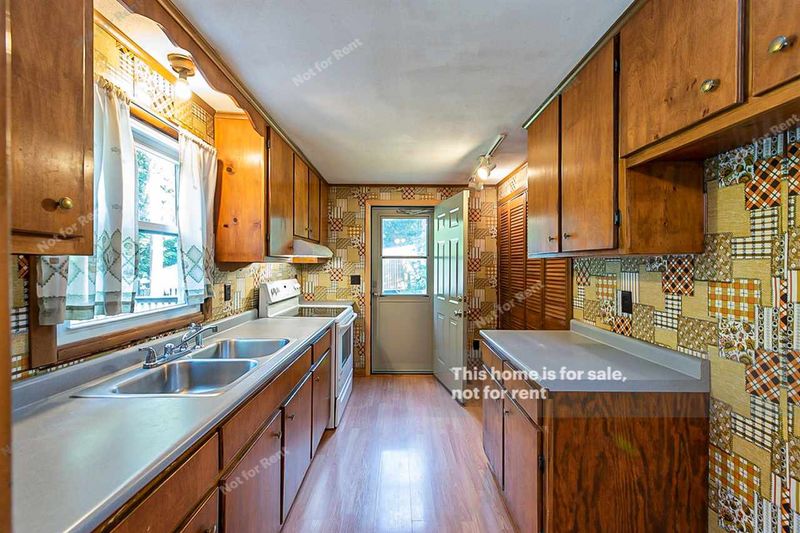 5811 Lillie Dr, Durham, NC 27712