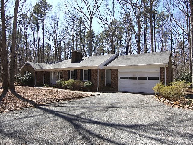 5812 Crescent Dr, Chapel Hill, NC 27517