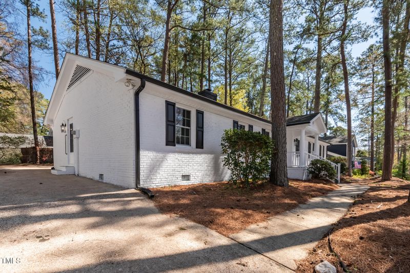 5812 Timber Ridge Dr, Raleigh, NC 27609