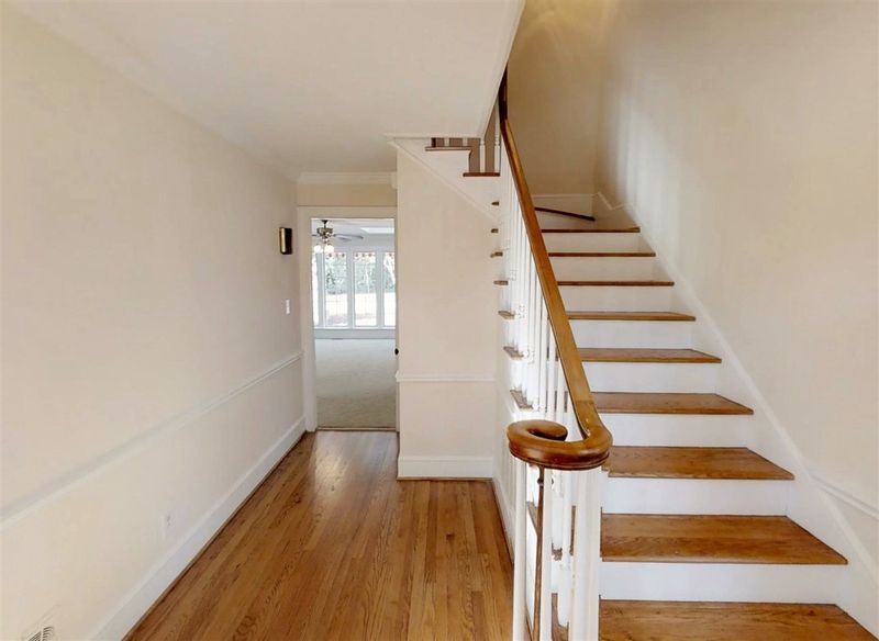 5815 Winthrop Dr, Raleigh, NC 27612