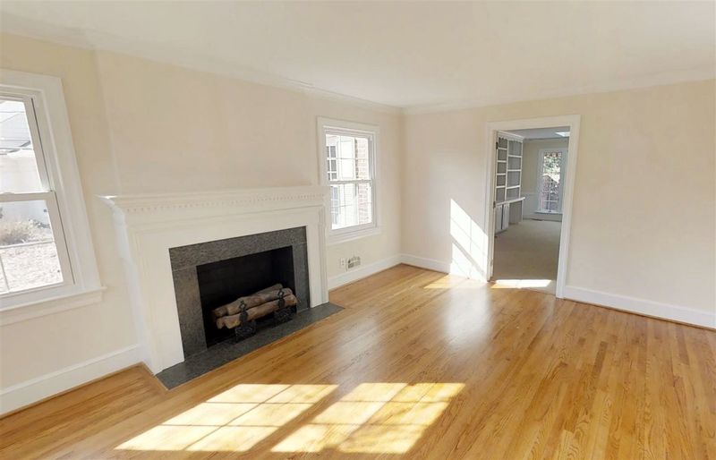 5815 Winthrop Dr, Raleigh, NC 27612
