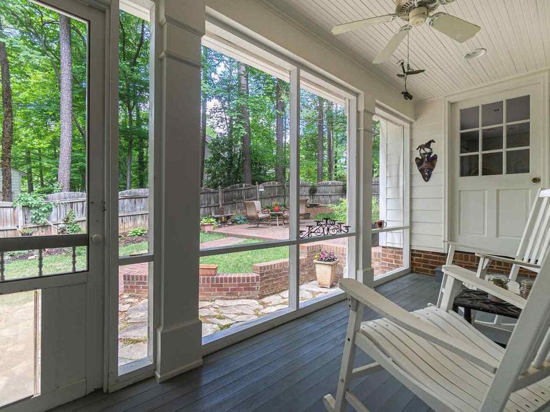 5816 Heatherbrook Cir, Raleigh, NC 27612