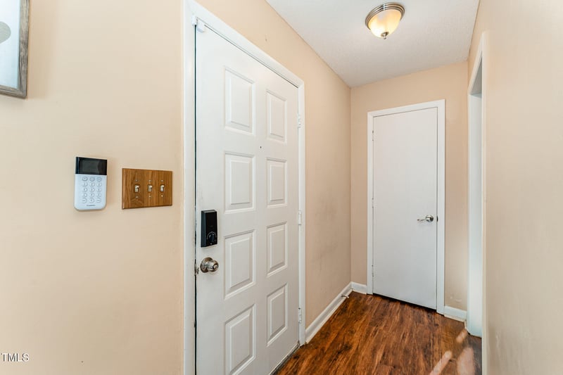 5816 Pointer Dr #102, Raleigh, NC 27609